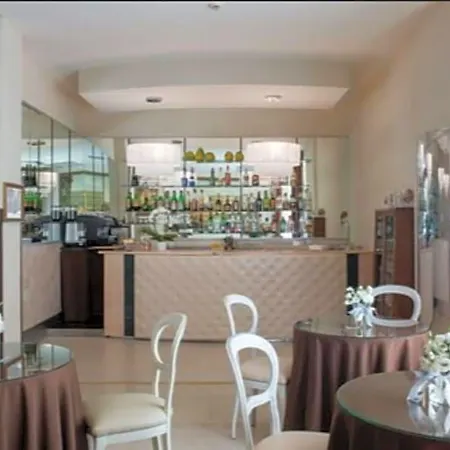 Ariston Hotel 4*