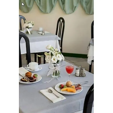 Ariston Hotel