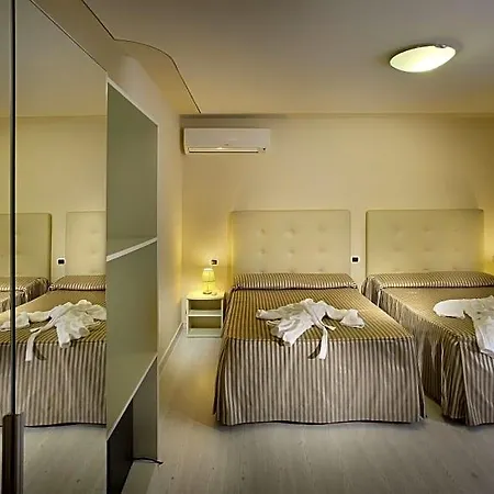 Ariston Отель 4*